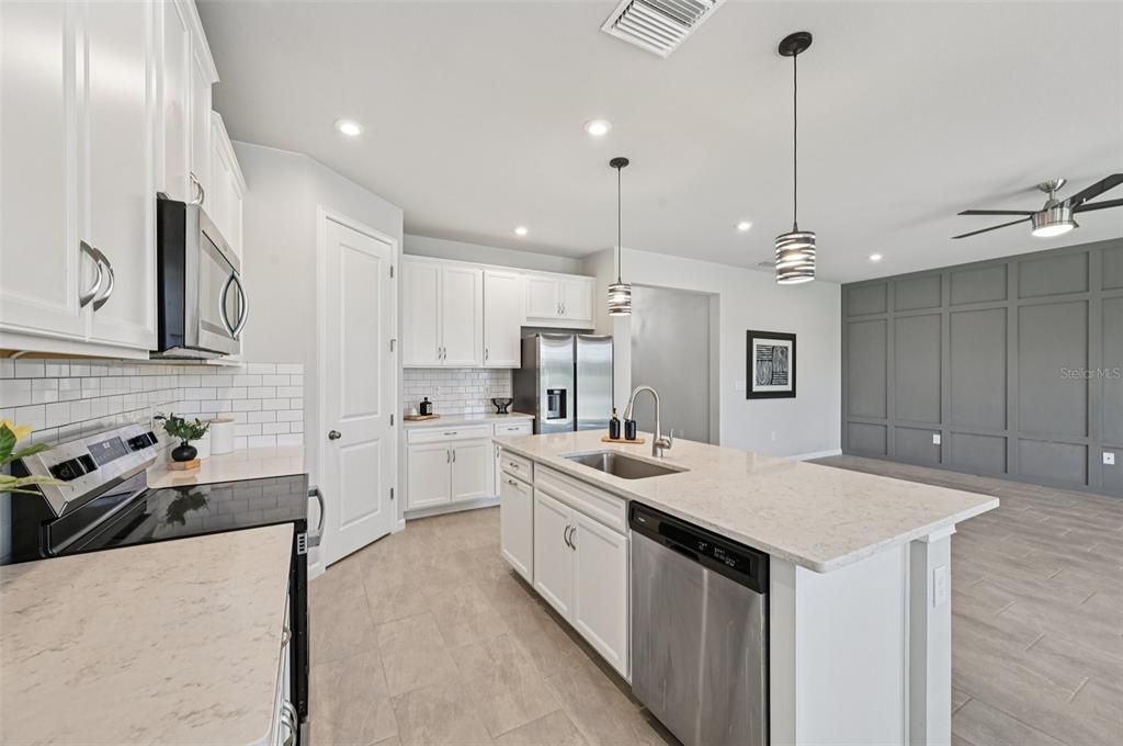 En Venta: $519,000 (3 camas, 2 baños, 2098 Pies cuadrados)