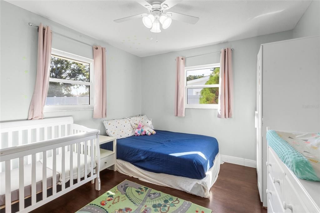 待售: $339,900 (2 贝兹, 2 浴室, 1232 平方英尺)