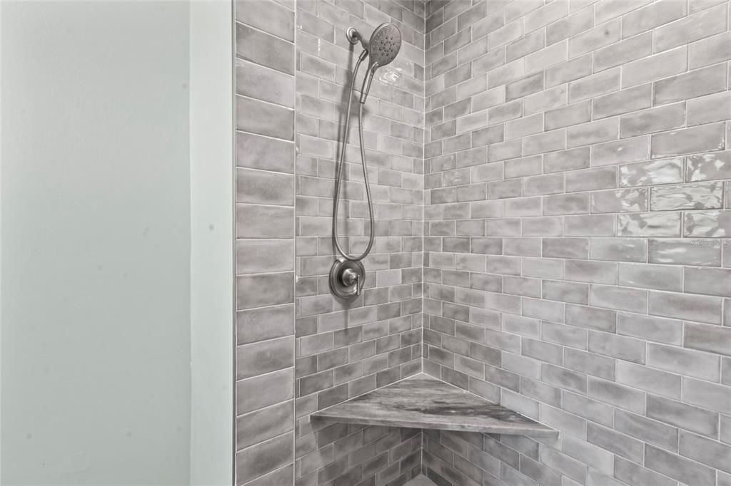 待售: $339,900 (2 贝兹, 2 浴室, 1232 平方英尺)