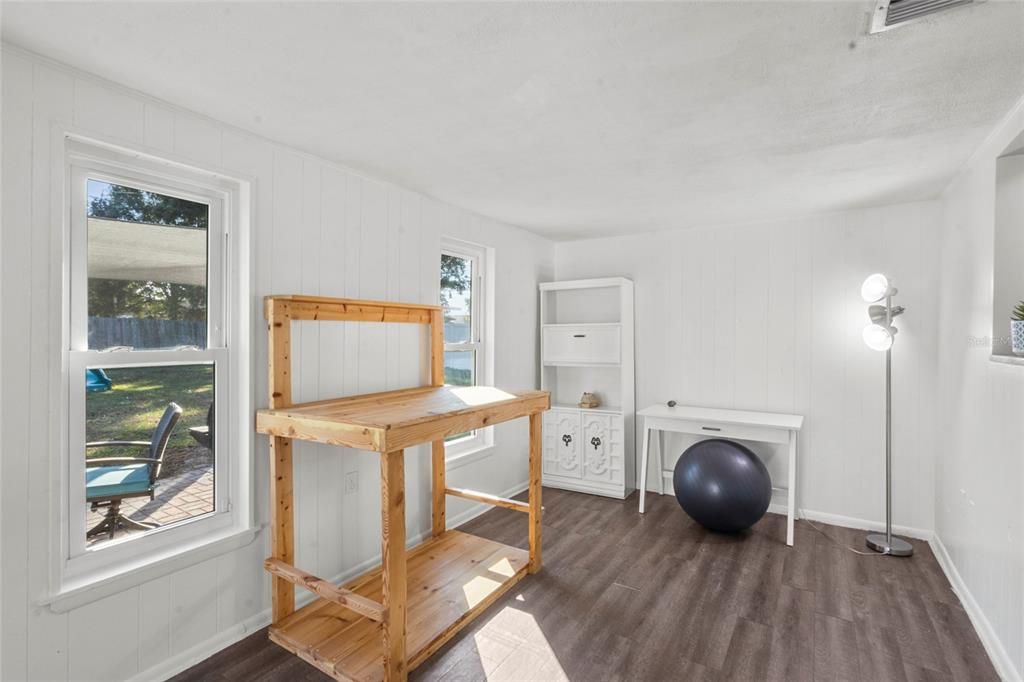 待售: $339,900 (2 贝兹, 2 浴室, 1232 平方英尺)