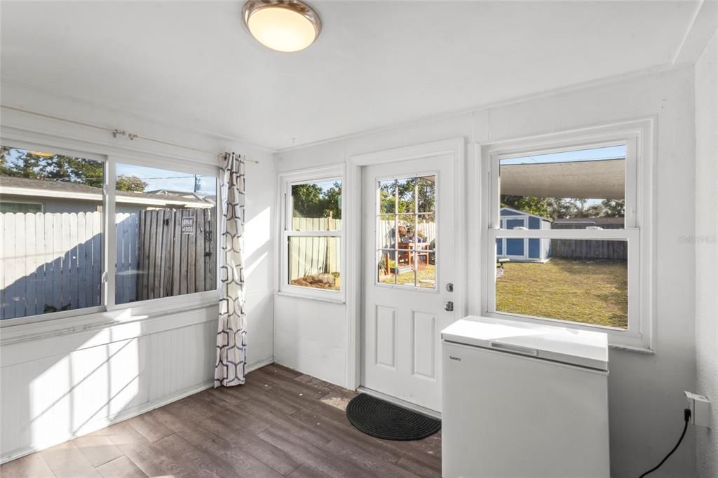 待售: $339,900 (2 贝兹, 2 浴室, 1232 平方英尺)