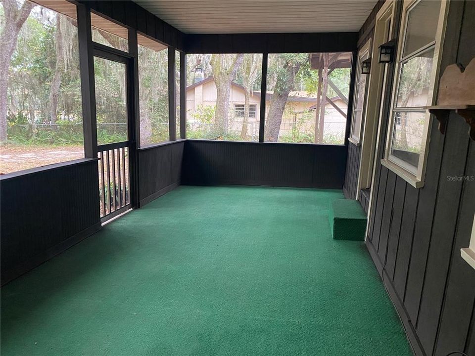 For Sale: $299,900 (3 beds, 3 baths, 1316 Square Feet)