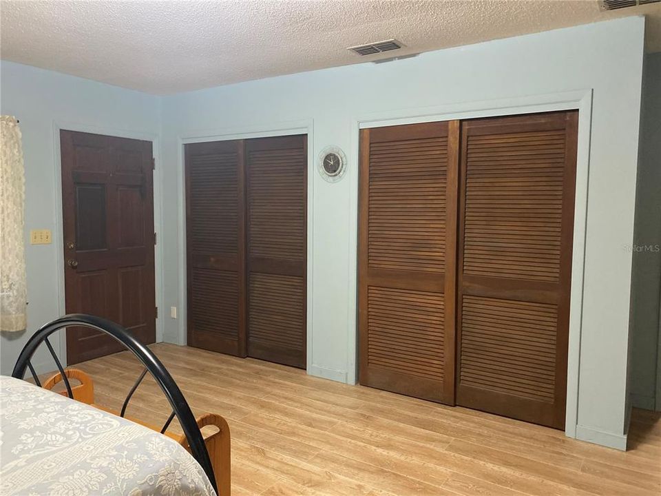 For Sale: $299,900 (3 beds, 3 baths, 1316 Square Feet)