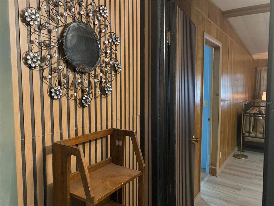 For Sale: $299,900 (3 beds, 3 baths, 1316 Square Feet)