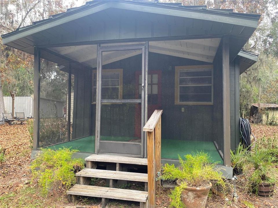 For Sale: $299,900 (3 beds, 3 baths, 1316 Square Feet)