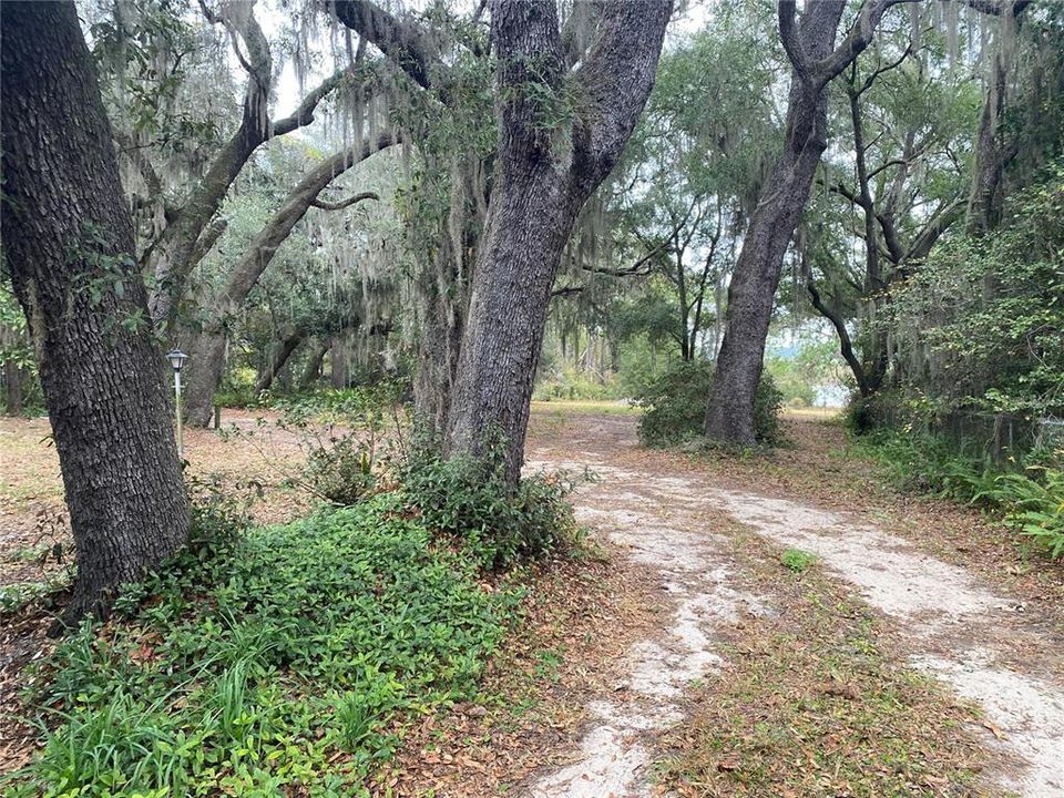 For Sale: $299,900 (3 beds, 3 baths, 1316 Square Feet)