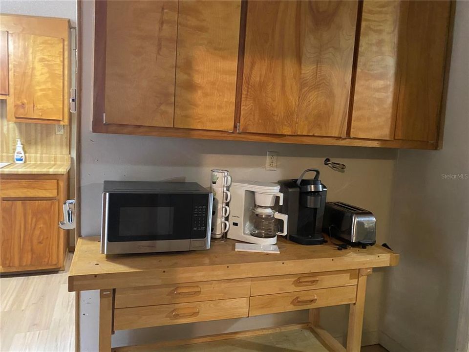 For Sale: $299,900 (3 beds, 3 baths, 1316 Square Feet)