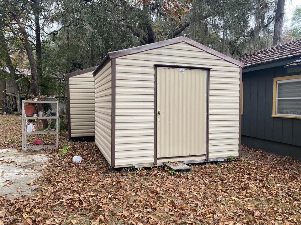 For Sale: $299,900 (3 beds, 3 baths, 1316 Square Feet)