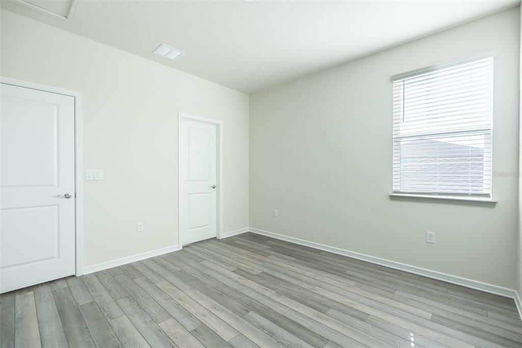 出租: $1,650 (1 贝兹, 1 浴室, 894 平方英尺)