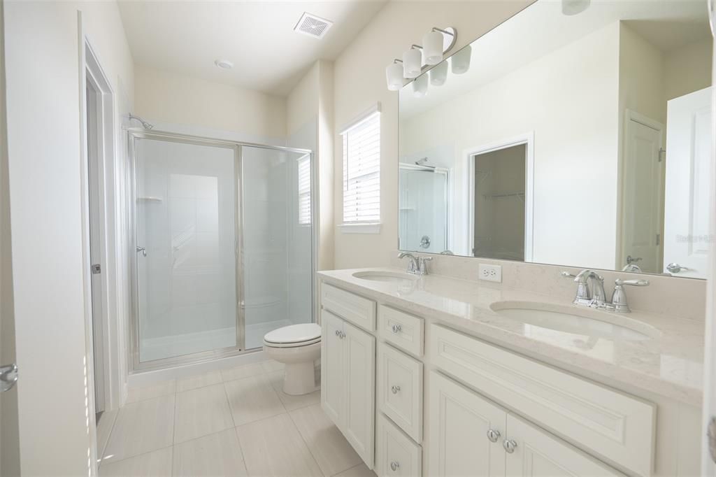 出租: $1,650 (1 贝兹, 1 浴室, 894 平方英尺)