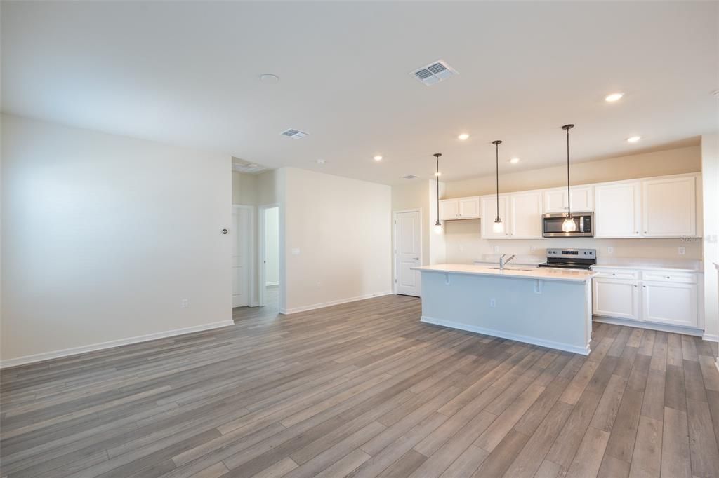 出租: $1,650 (1 贝兹, 1 浴室, 894 平方英尺)