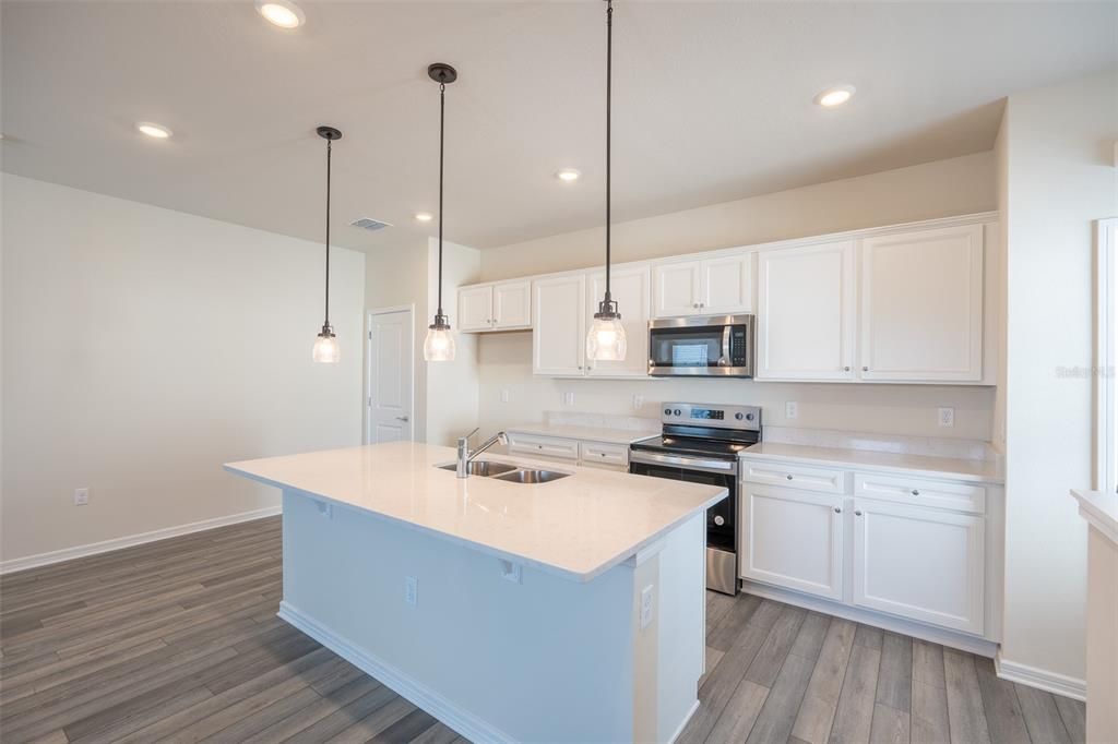 出租: $1,650 (1 贝兹, 1 浴室, 894 平方英尺)