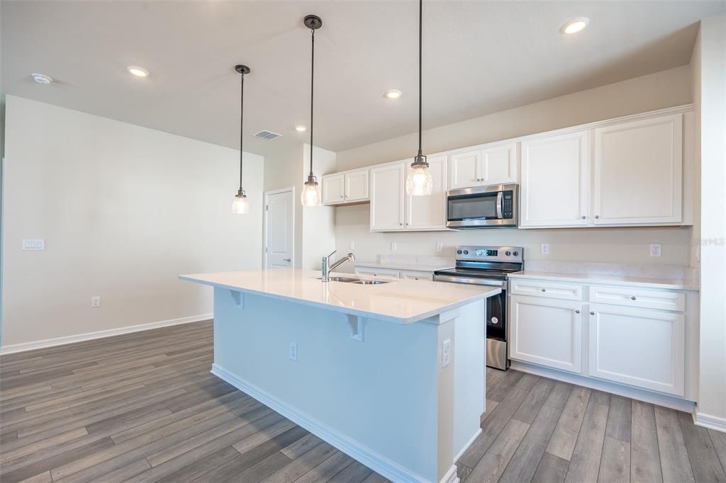 出租: $1,650 (1 贝兹, 1 浴室, 894 平方英尺)