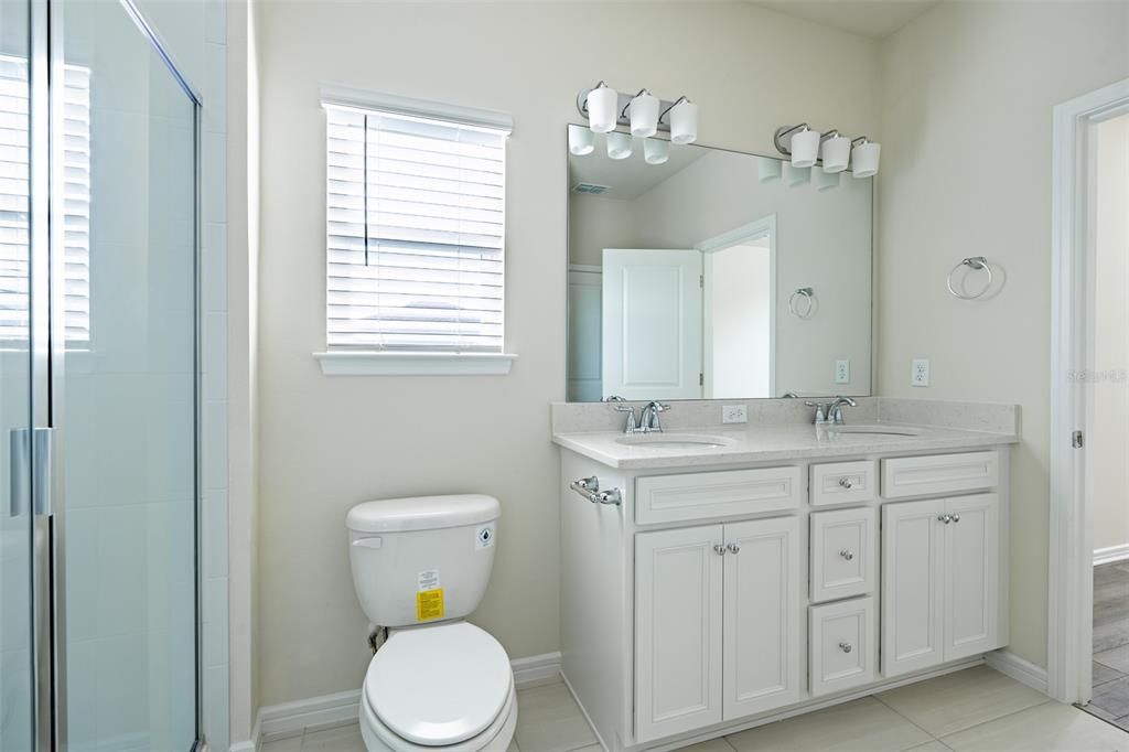 出租: $1,650 (1 贝兹, 1 浴室, 894 平方英尺)