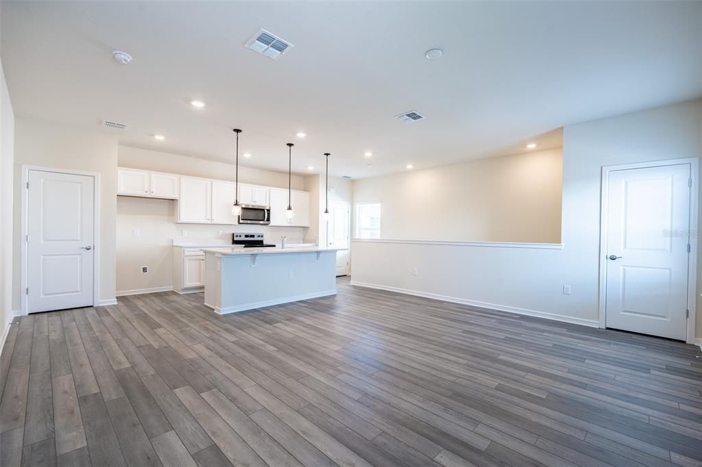 出租: $1,650 (1 贝兹, 1 浴室, 894 平方英尺)