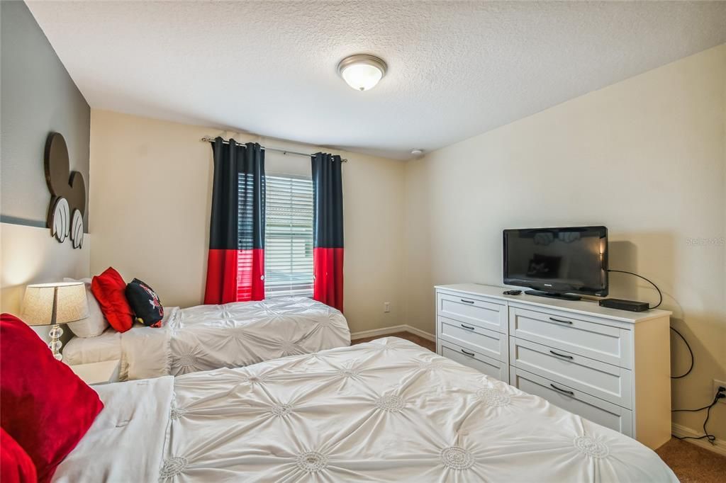 出租: $2,500 (4 贝兹, 3 浴室, 1902 平方英尺)