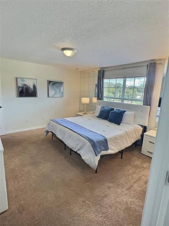 出租: $2,500 (4 贝兹, 3 浴室, 1902 平方英尺)