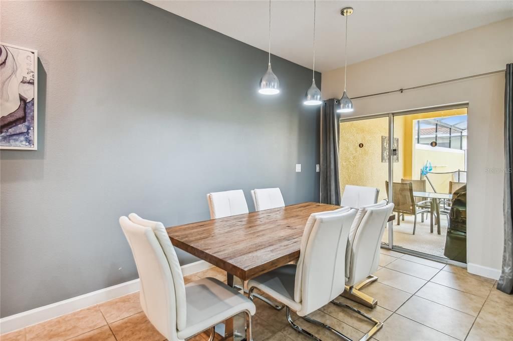 出租: $2,500 (4 贝兹, 3 浴室, 1902 平方英尺)