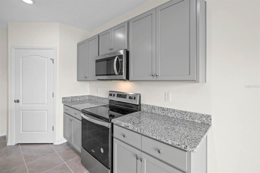 For Sale: $434,490 (4 beds, 3 baths, 2371 Square Feet)