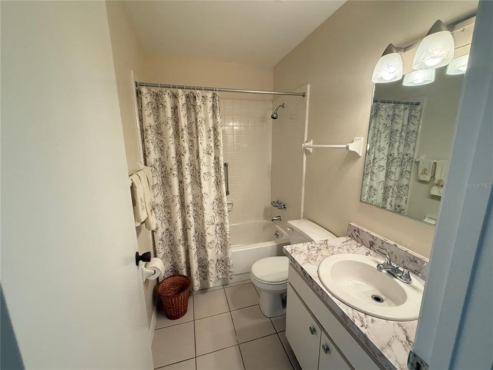 待售: $116,500 (2 贝兹, 2 浴室, 960 平方英尺)