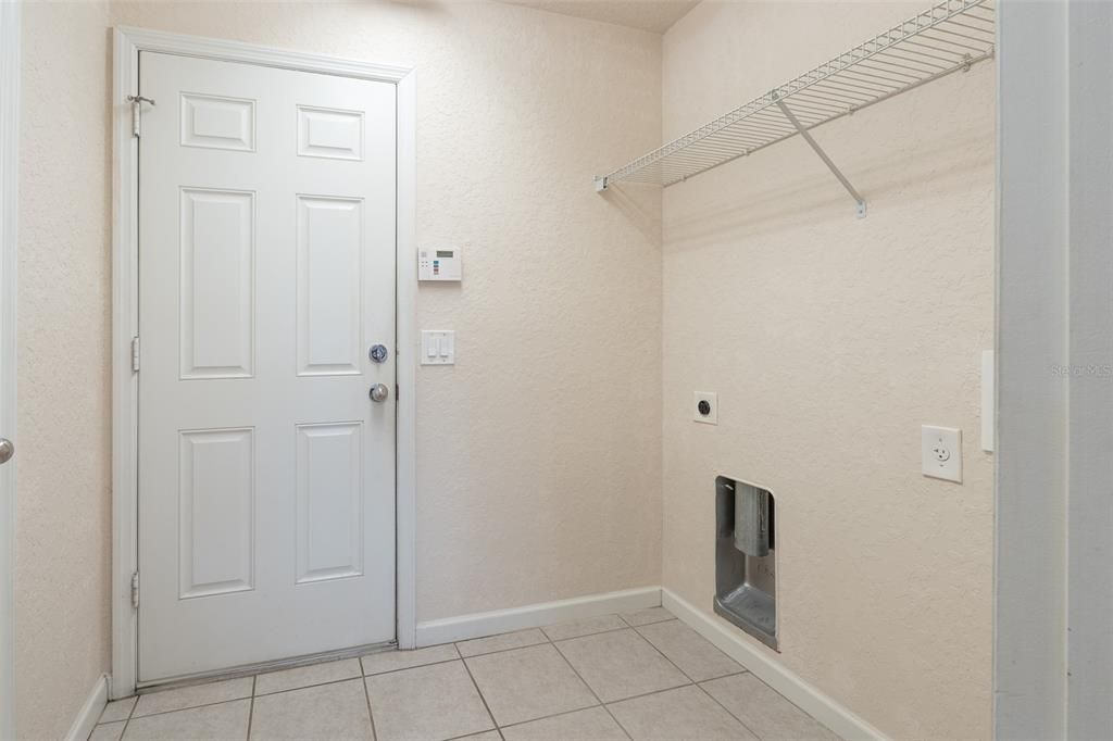 出租: $2,000 (3 贝兹, 2 浴室, 1714 平方英尺)