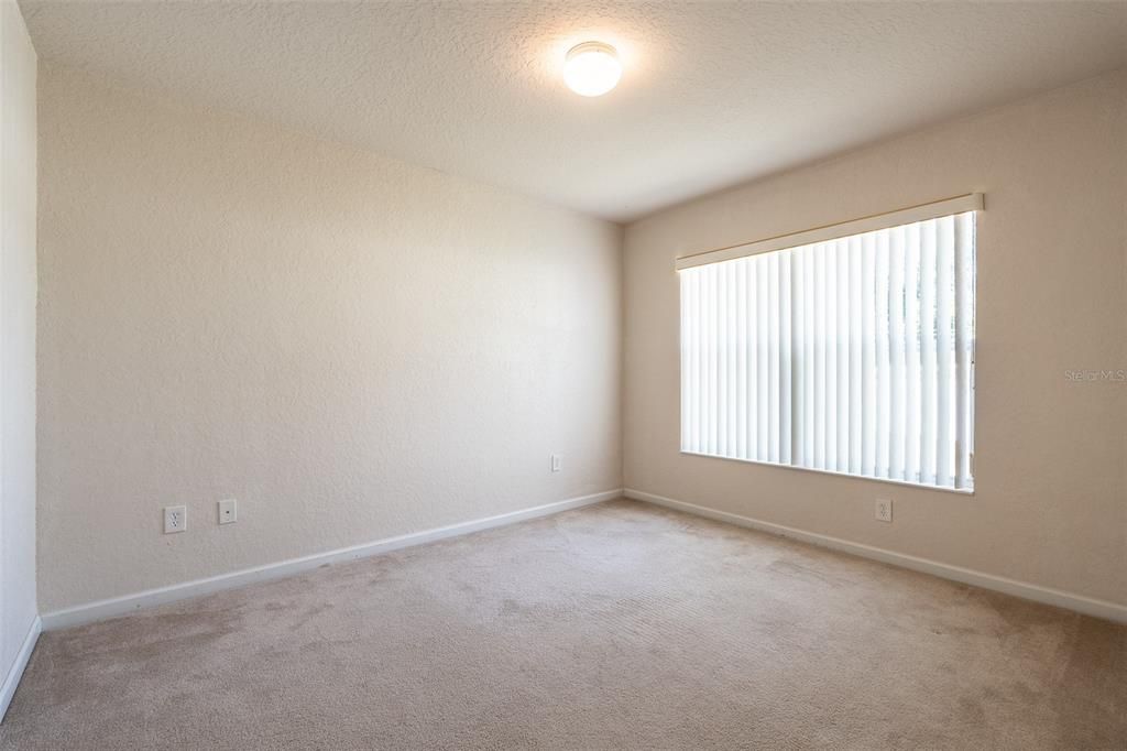 出租: $2,000 (3 贝兹, 2 浴室, 1714 平方英尺)