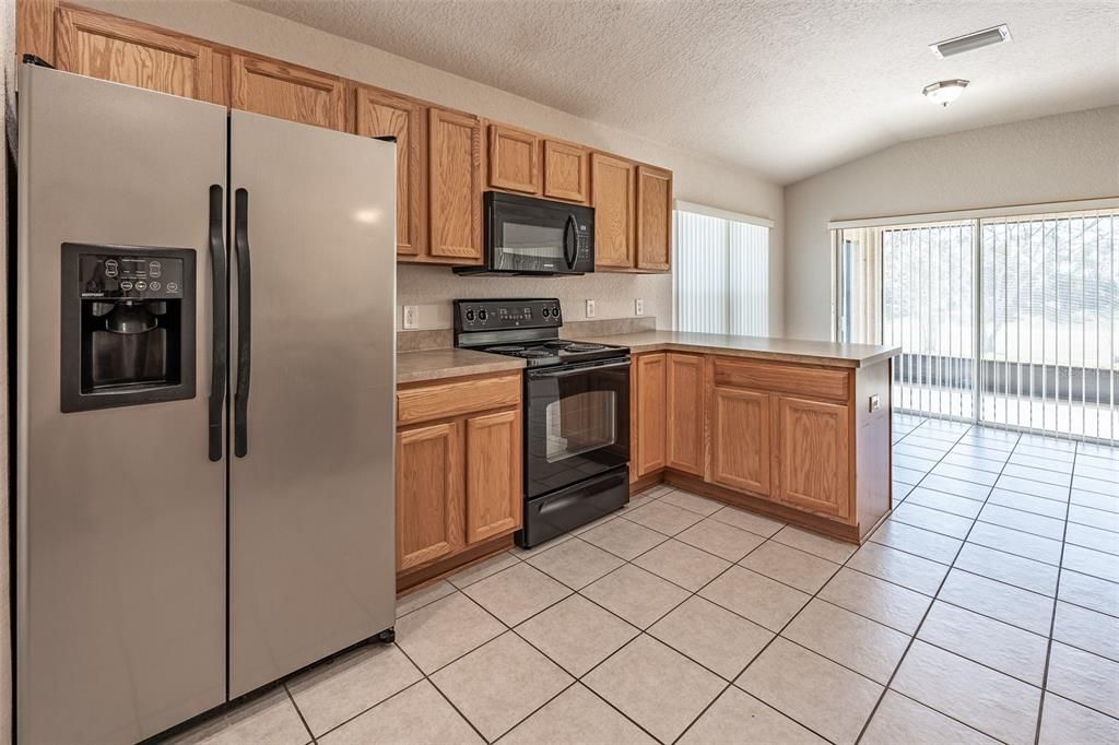 出租: $2,000 (3 贝兹, 2 浴室, 1714 平方英尺)