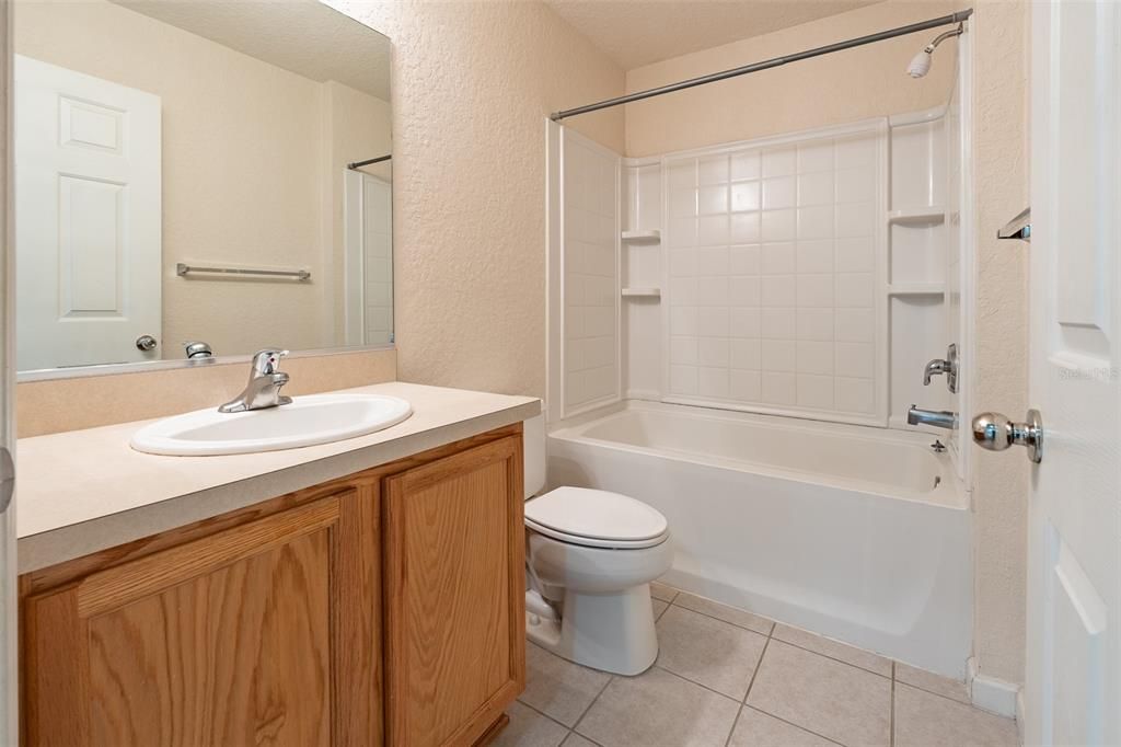 出租: $2,000 (3 贝兹, 2 浴室, 1714 平方英尺)