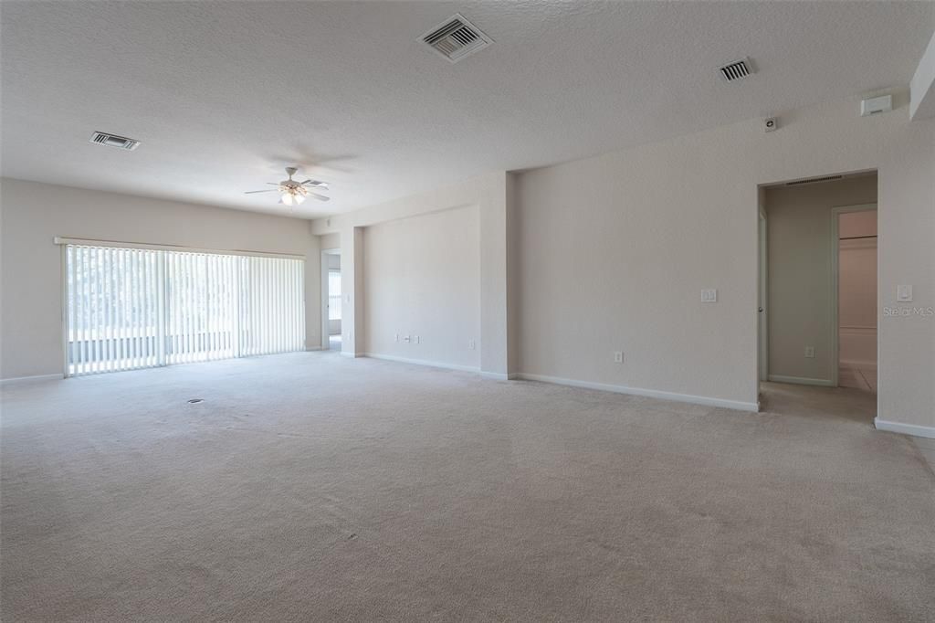 出租: $2,000 (3 贝兹, 2 浴室, 1714 平方英尺)