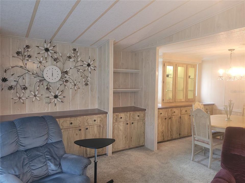 For Sale: $135,900 (2 beds, 2 baths, 1344 Square Feet)