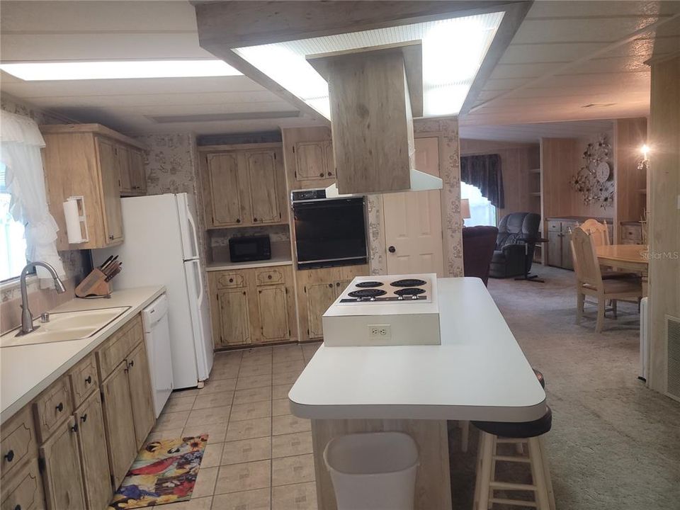 For Sale: $135,900 (2 beds, 2 baths, 1344 Square Feet)