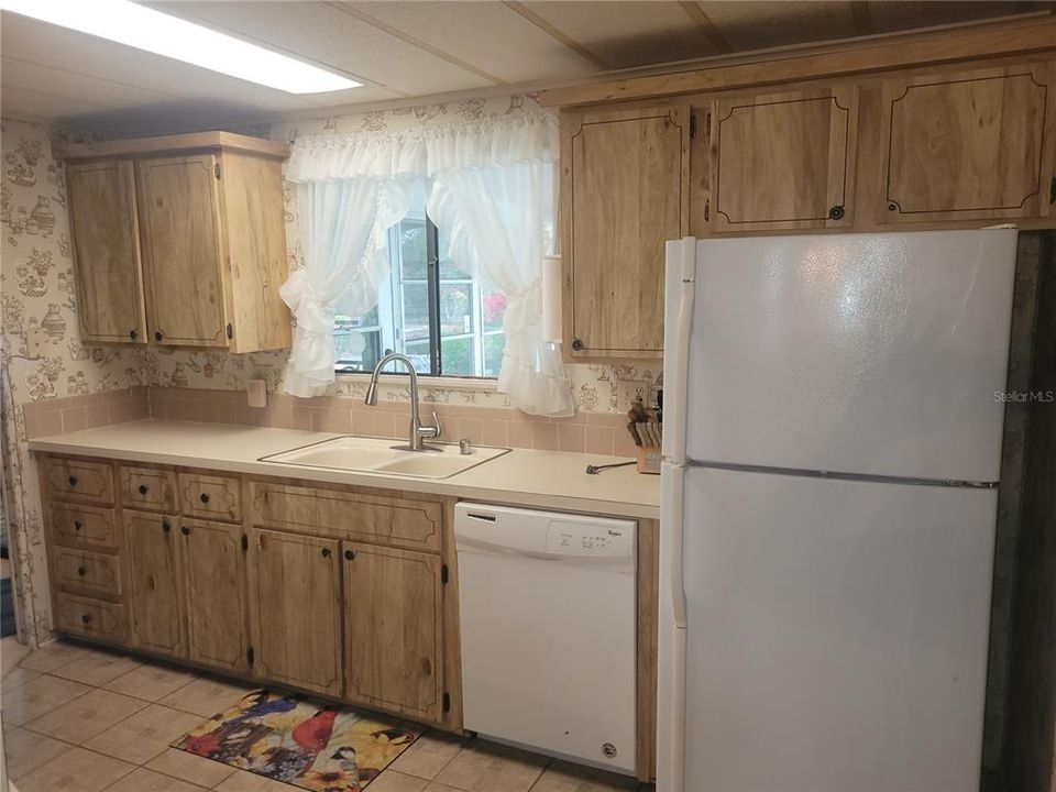 For Sale: $135,900 (2 beds, 2 baths, 1344 Square Feet)