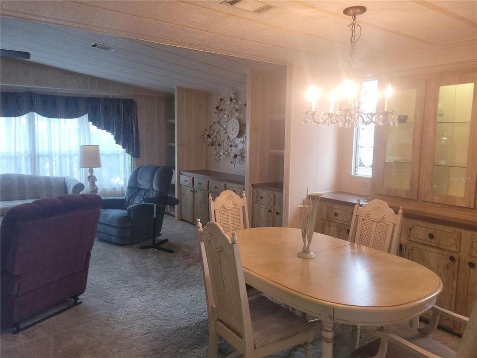 For Sale: $135,900 (2 beds, 2 baths, 1344 Square Feet)