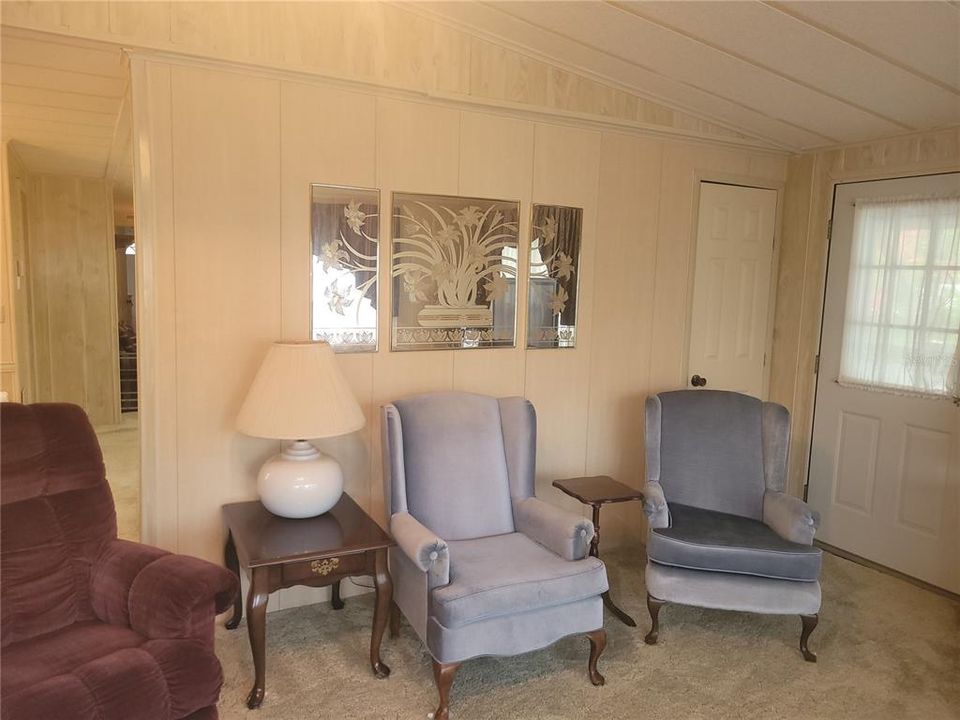 For Sale: $135,900 (2 beds, 2 baths, 1344 Square Feet)