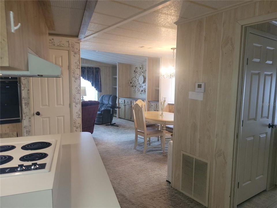 For Sale: $135,900 (2 beds, 2 baths, 1344 Square Feet)