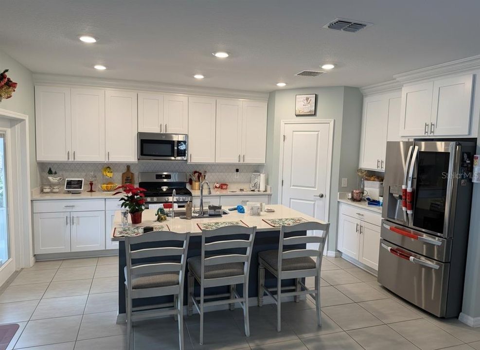 For Rent: $2,500 (4 beds, 2 baths, 1848 Square Feet)