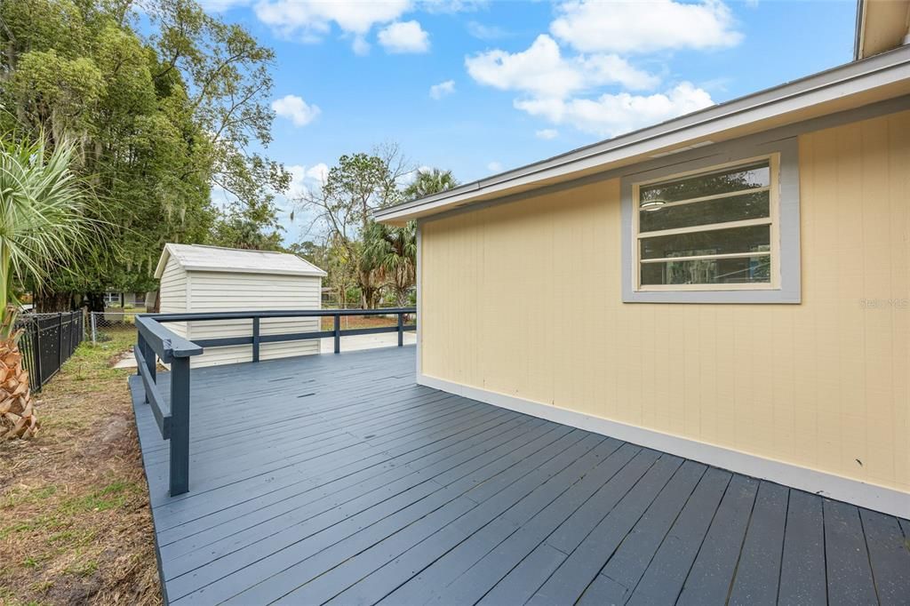 For Sale: $215,000 (3 beds, 2 baths, 1221 Square Feet)