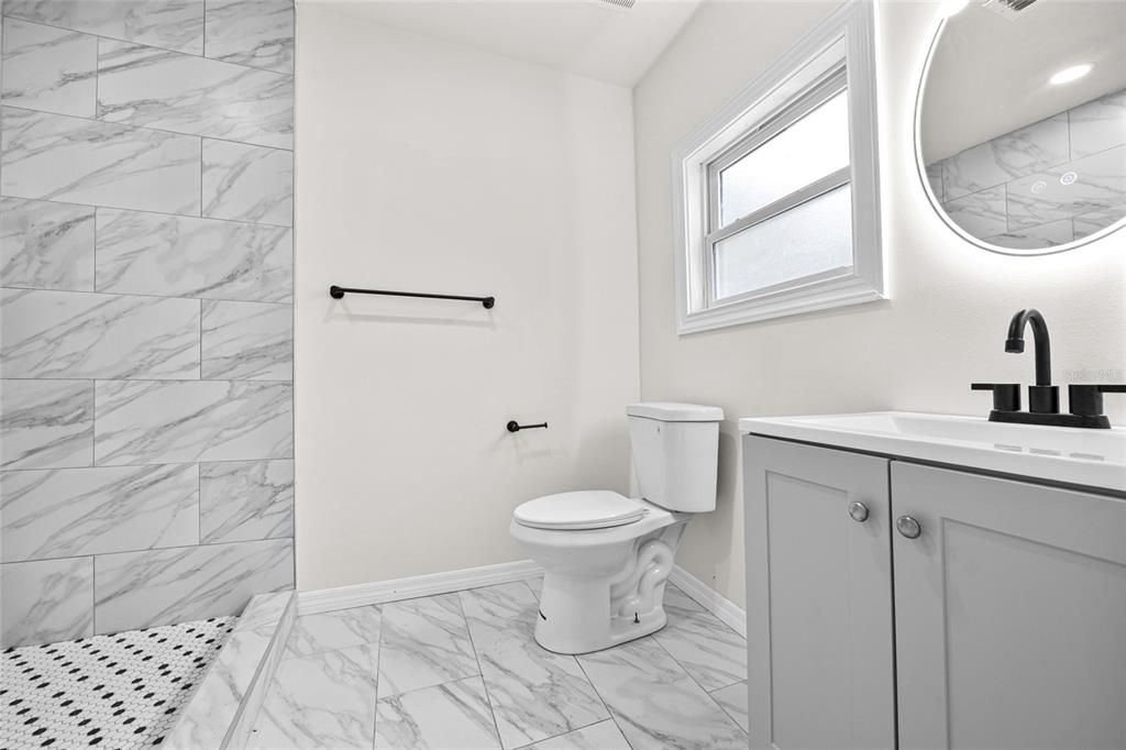 For Sale: $215,000 (3 beds, 2 baths, 1221 Square Feet)