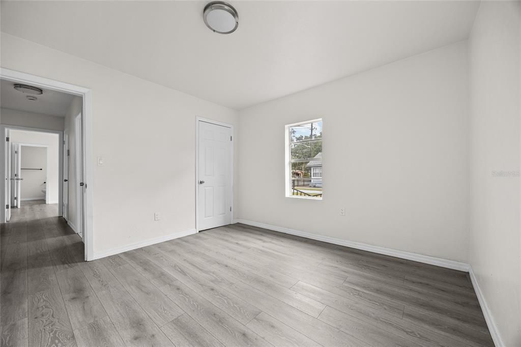 For Sale: $215,000 (3 beds, 2 baths, 1221 Square Feet)