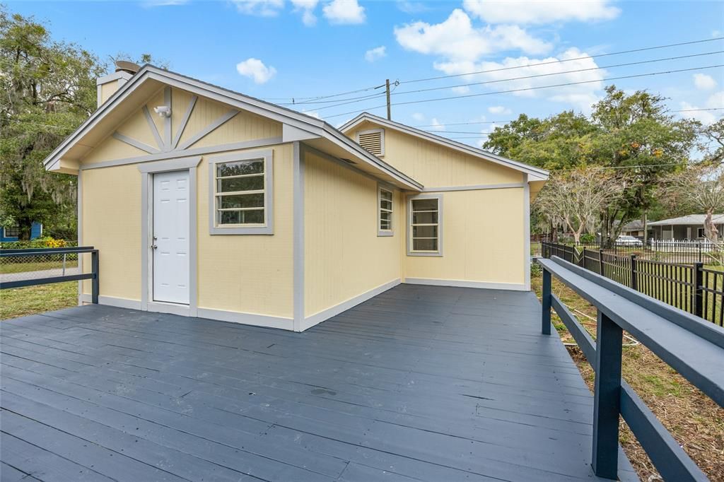 For Sale: $215,000 (3 beds, 2 baths, 1221 Square Feet)