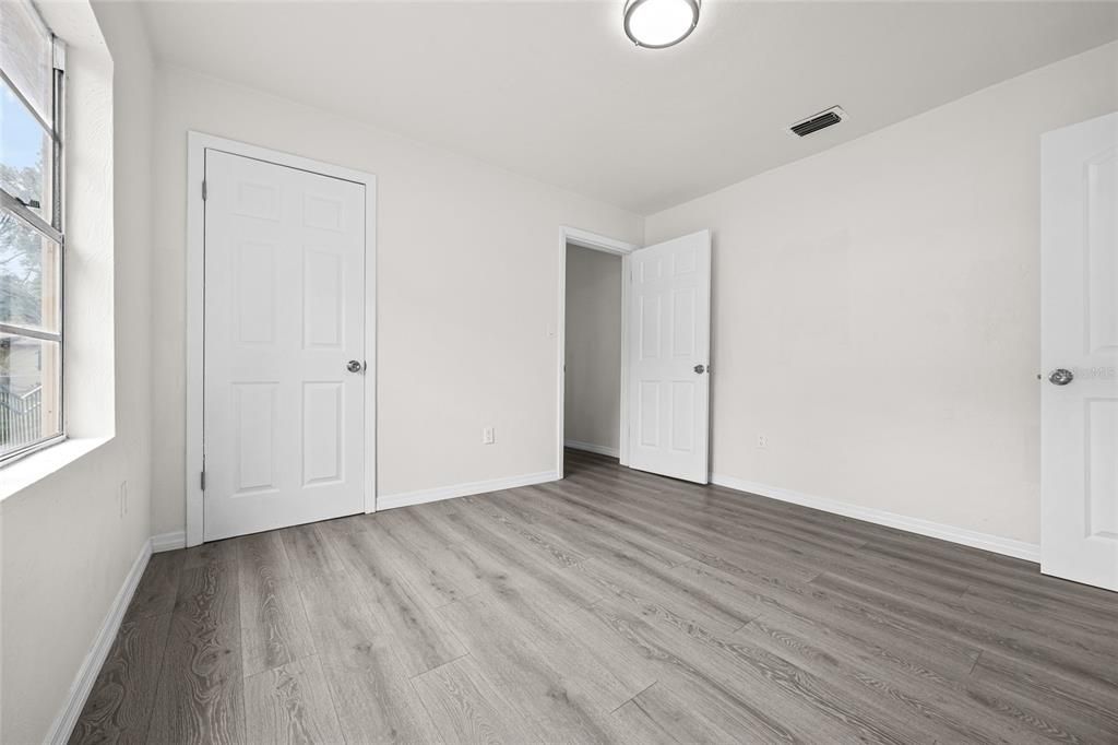 For Sale: $215,000 (3 beds, 2 baths, 1221 Square Feet)