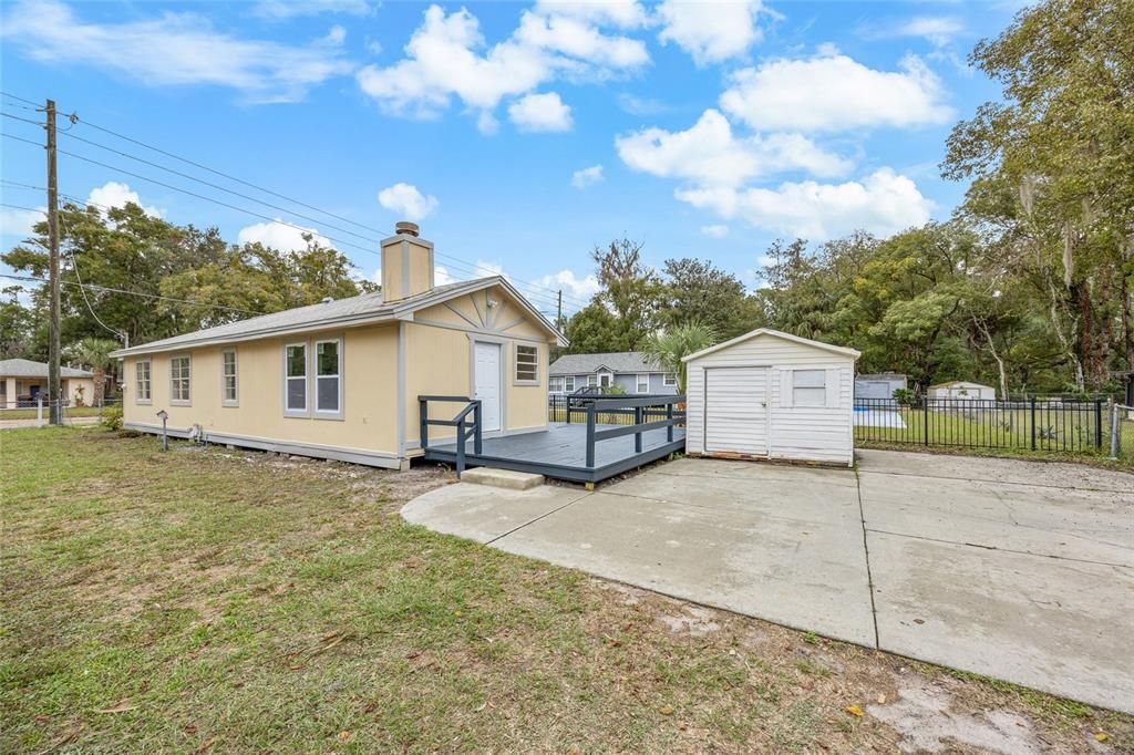 For Sale: $215,000 (3 beds, 2 baths, 1221 Square Feet)