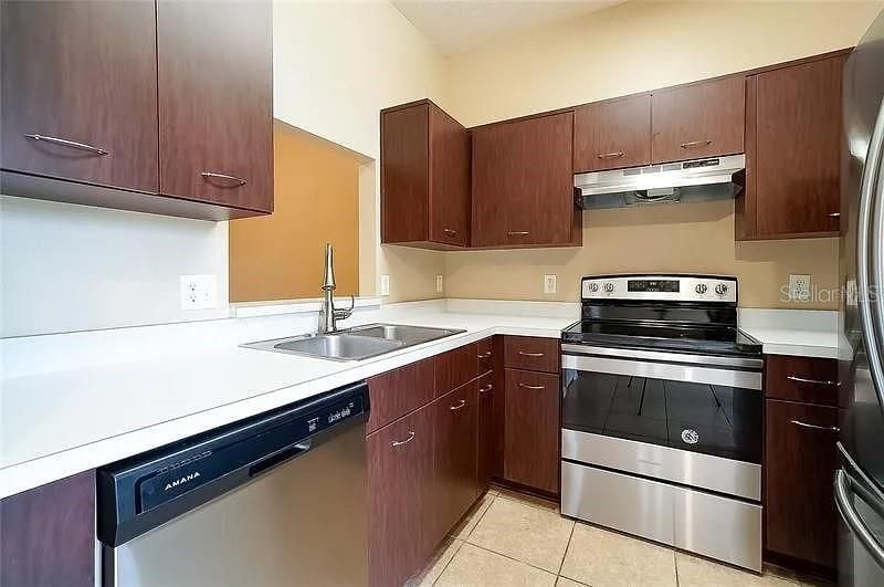 For Rent: $1,850 (2 beds, 2 baths, 1343 Square Feet)