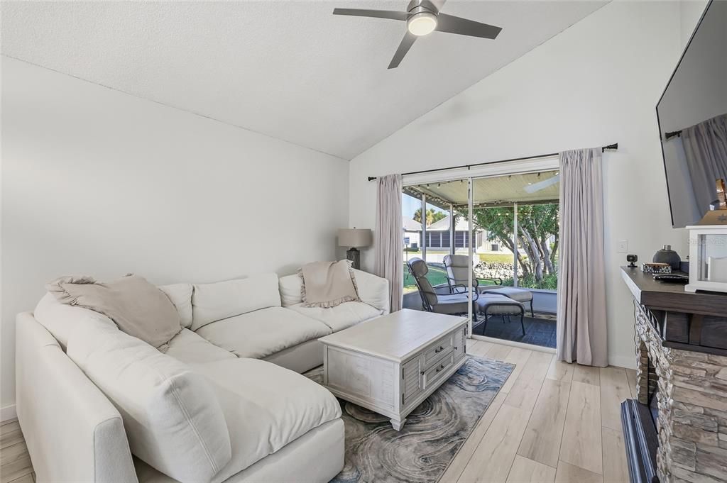 En Venta: $339,900 (3 camas, 2 baños, 1167 Pies cuadrados)