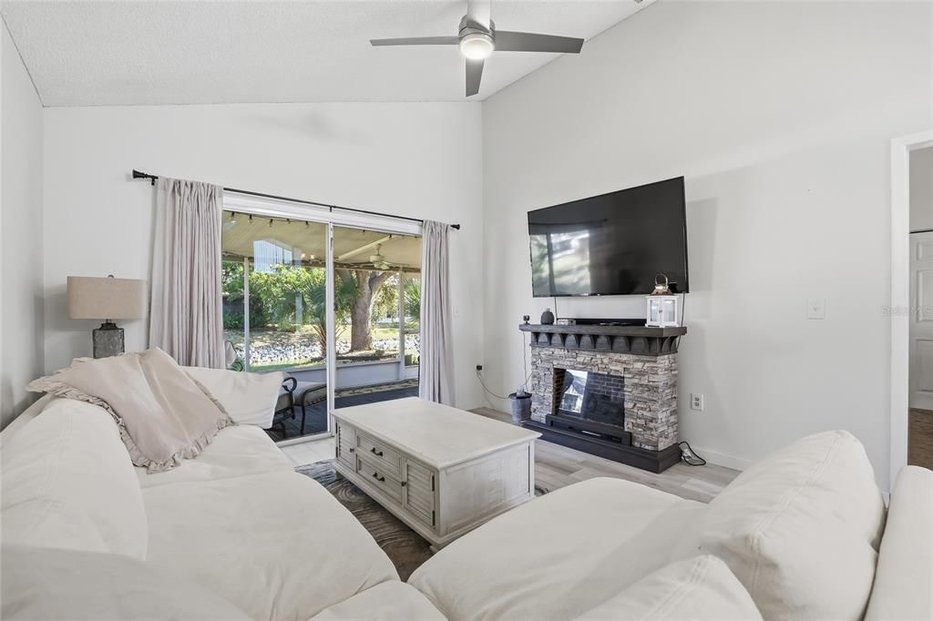 En Venta: $339,900 (3 camas, 2 baños, 1167 Pies cuadrados)