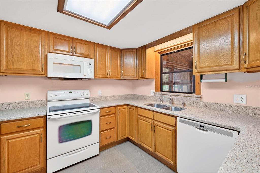 For Sale: $515,000 (3 beds, 2 baths, 2116 Square Feet)