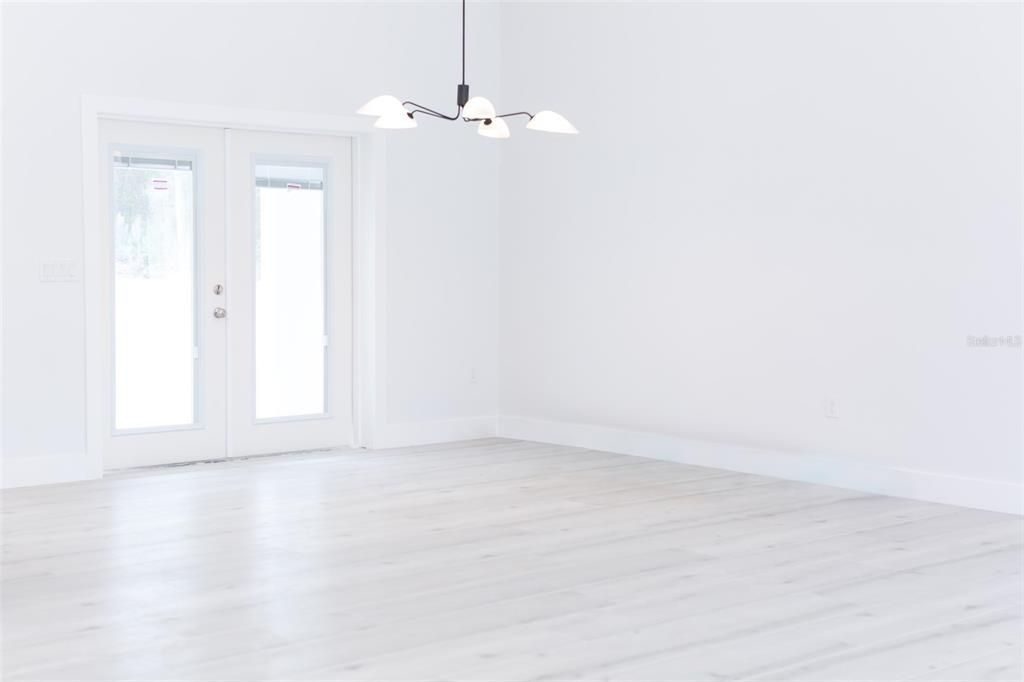 待售: $430,000 (3 贝兹, 2 浴室, 1828 平方英尺)