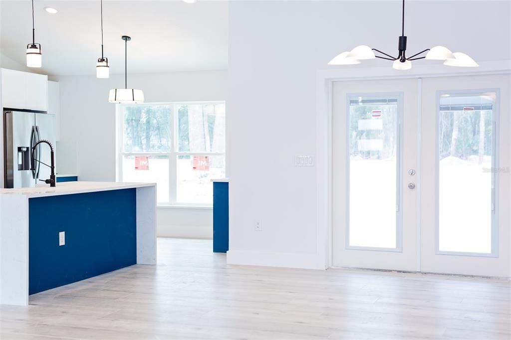 待售: $430,000 (3 贝兹, 2 浴室, 1828 平方英尺)