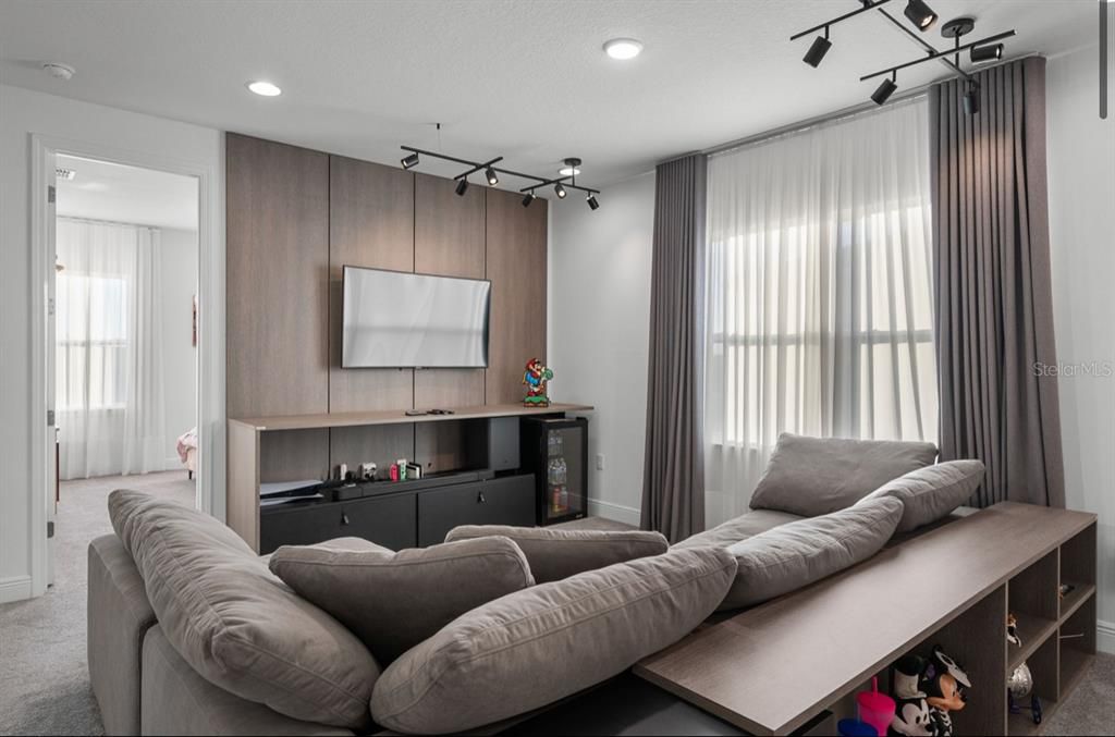 En Renta: $6,999 (4 camas, 3 baños, 2524 Pies cuadrados)