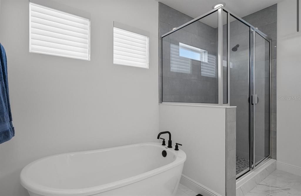 En Renta: $6,999 (4 camas, 3 baños, 2524 Pies cuadrados)